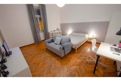 vista della stanza suite privata con stanza matrimoniale
