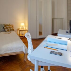 vista della stanza dalla finestra che si affaccia sul mare