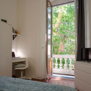 prospettiva sul balcone privato con affaccio sul viale