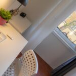 dettaglio ulteriore della scrivania per lo studio