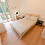 vista della stanza con affaccio su balconcino privato