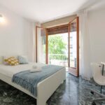 vista della stanza con letto matrimoniale e terrazzo privato