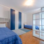 vista principale della stanza con i due letti singoli